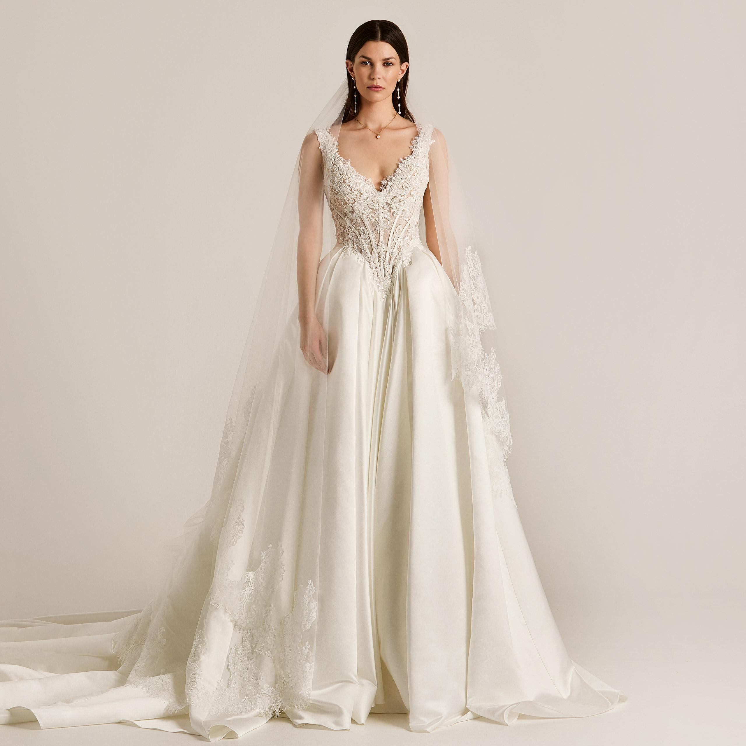 Brudekjole fra LILLY - Style 08-4722 CRT