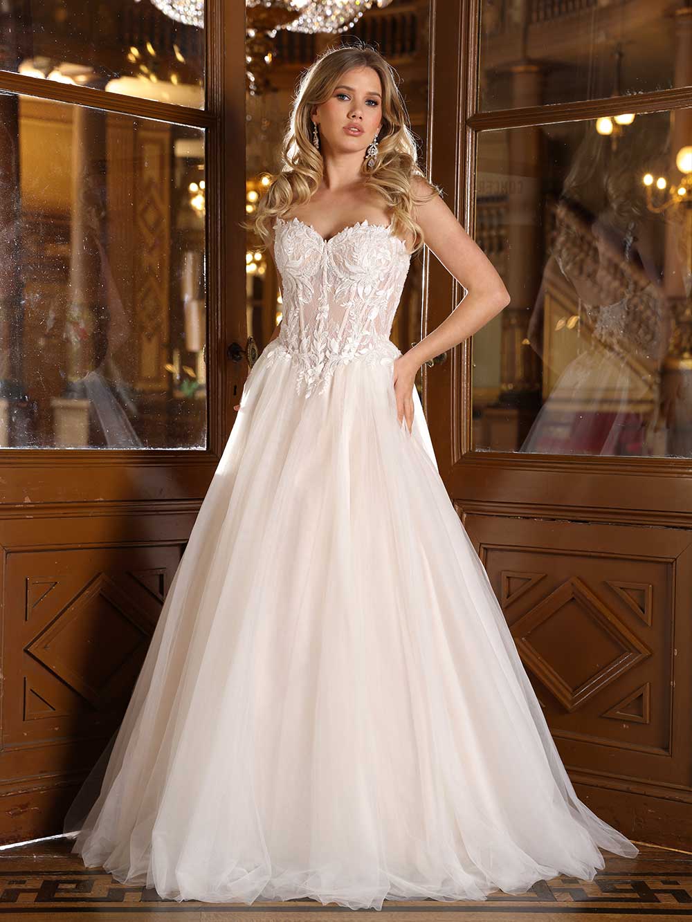 Brudekjolen Bodine fra Azuree Bridal - Eventyrbruden