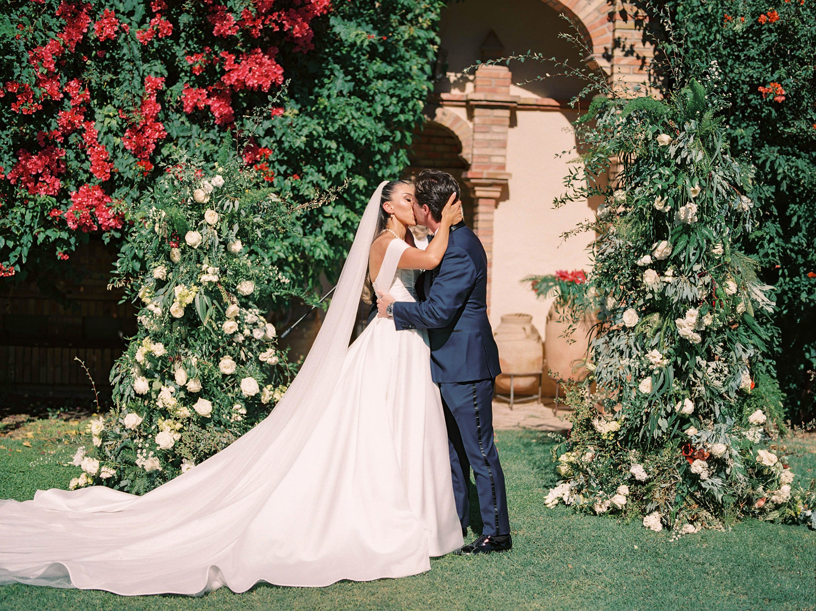 Det første kysset - foto: 2 Brides