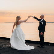 Quality Hotel Ålesund - brudepar ved havet