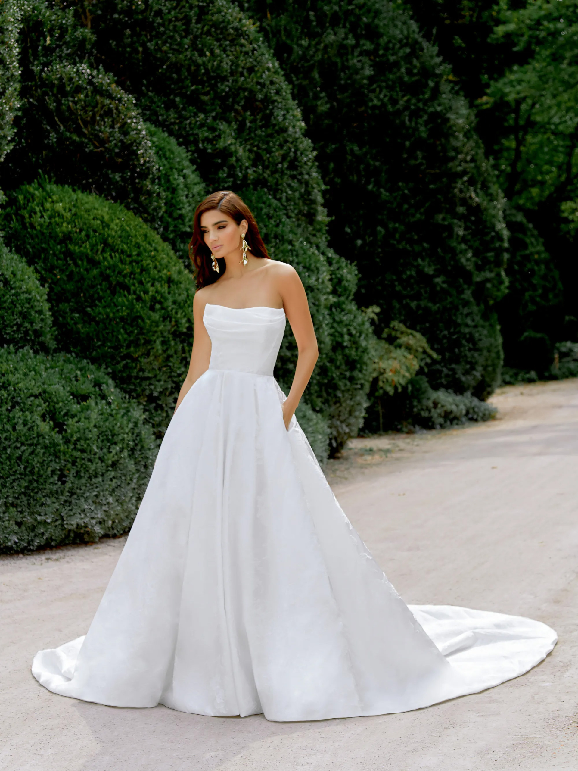 Brudekjole fra Sincerity Bridal - 44513 - finnes hos Brudesalongen Larvik