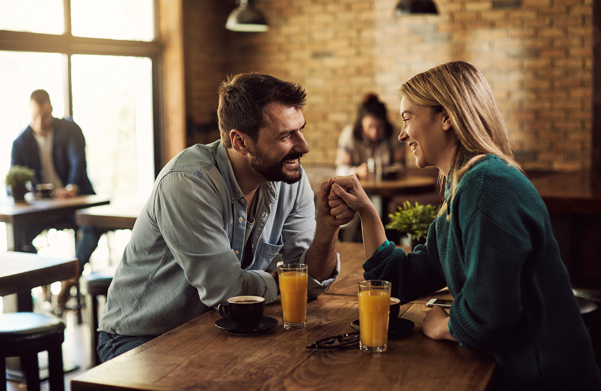 Date - 36 spørsmål som gjør deg forelsket. Foto: Freepik